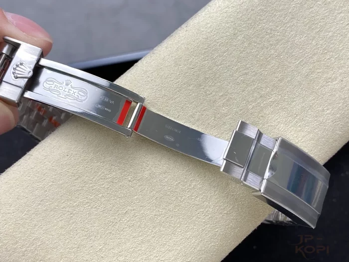ロレックス GMTマスター II 126710BLRO-0002 40MM 赤青ベゼル ジュビリーブレスレットCal.3285【EWE工場出品】 - 画像 (9)