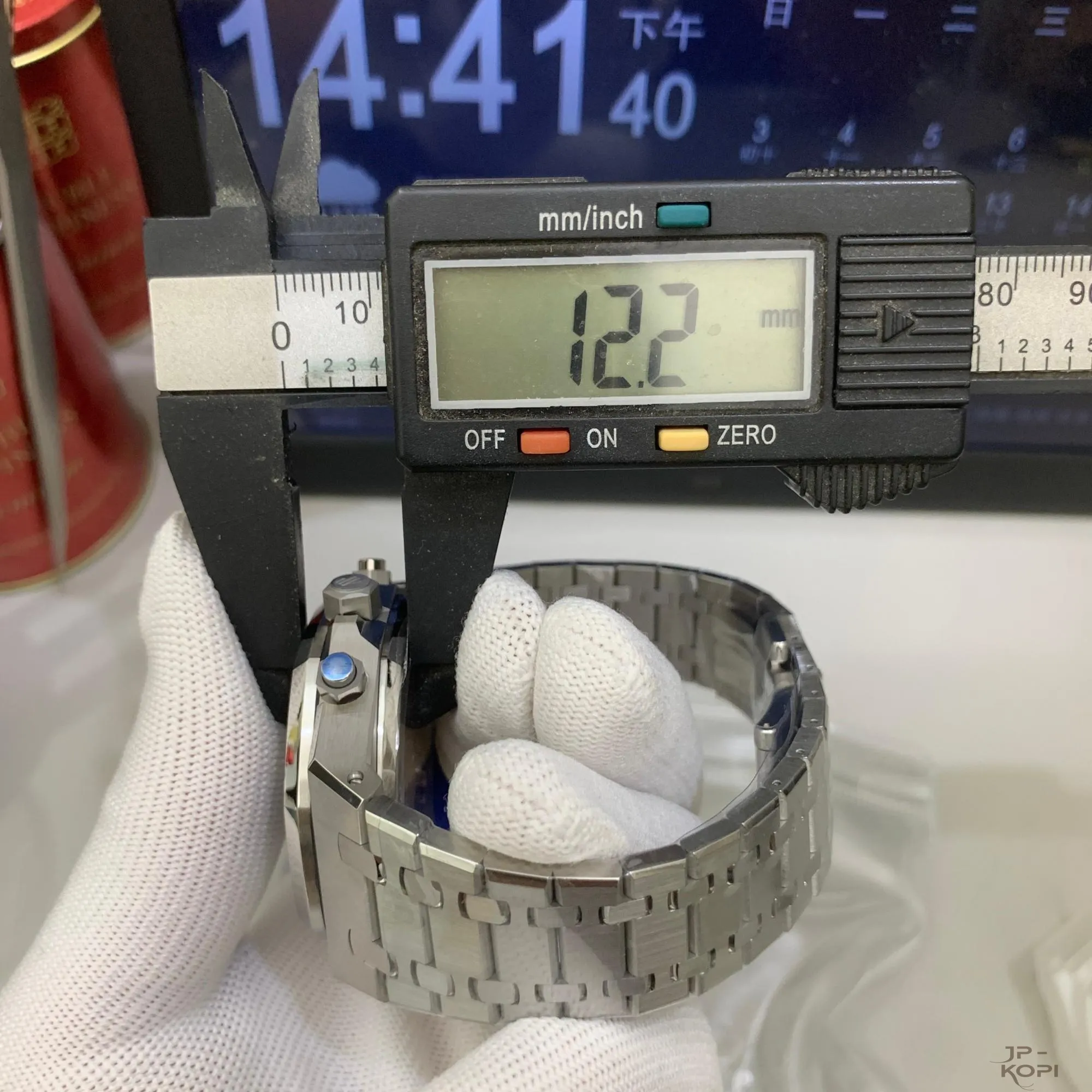 オーデマ・ピゲ ロイヤル オーク クロノグラフ 26240|ブラックダイアル 41mm 【APS工場製高品質腕時計】 - 画像 (4)