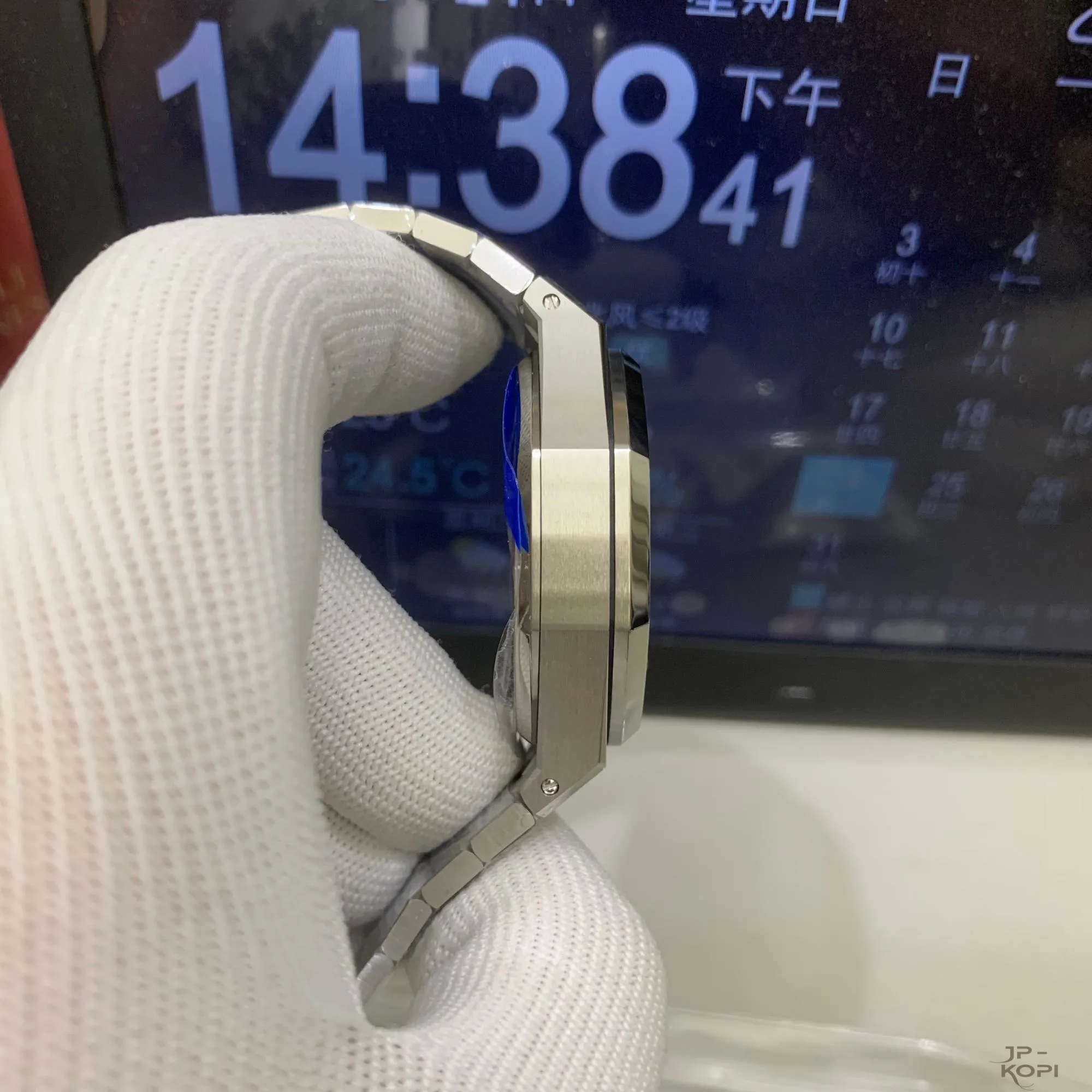 オーデマ・ピゲ ロイヤル オーク クロノグラフ 26240|ブラックダイアル 41mm 【APS工場製高品質腕時計】 - 画像 (6)