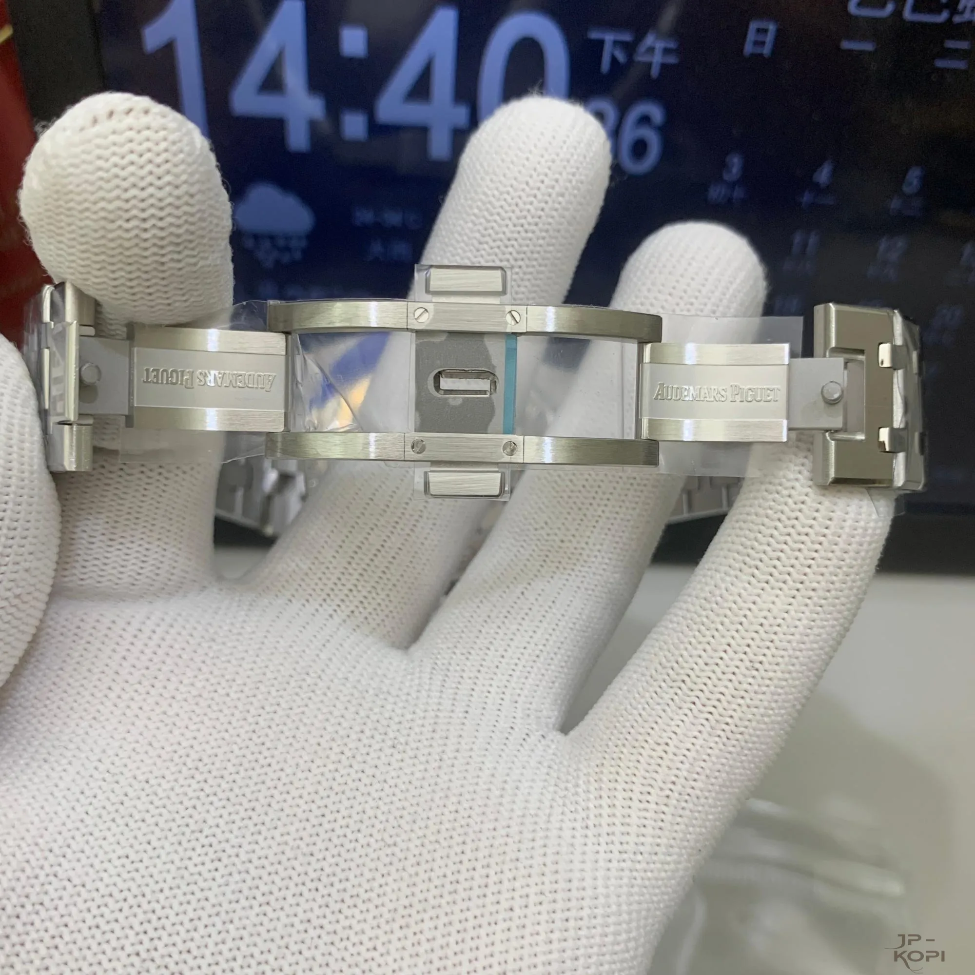 オーデマ・ピゲ ロイヤル オーク クロノグラフ 26240|ブラックダイアル 41mm 【APS工場製高品質腕時計】 - 画像 (10)