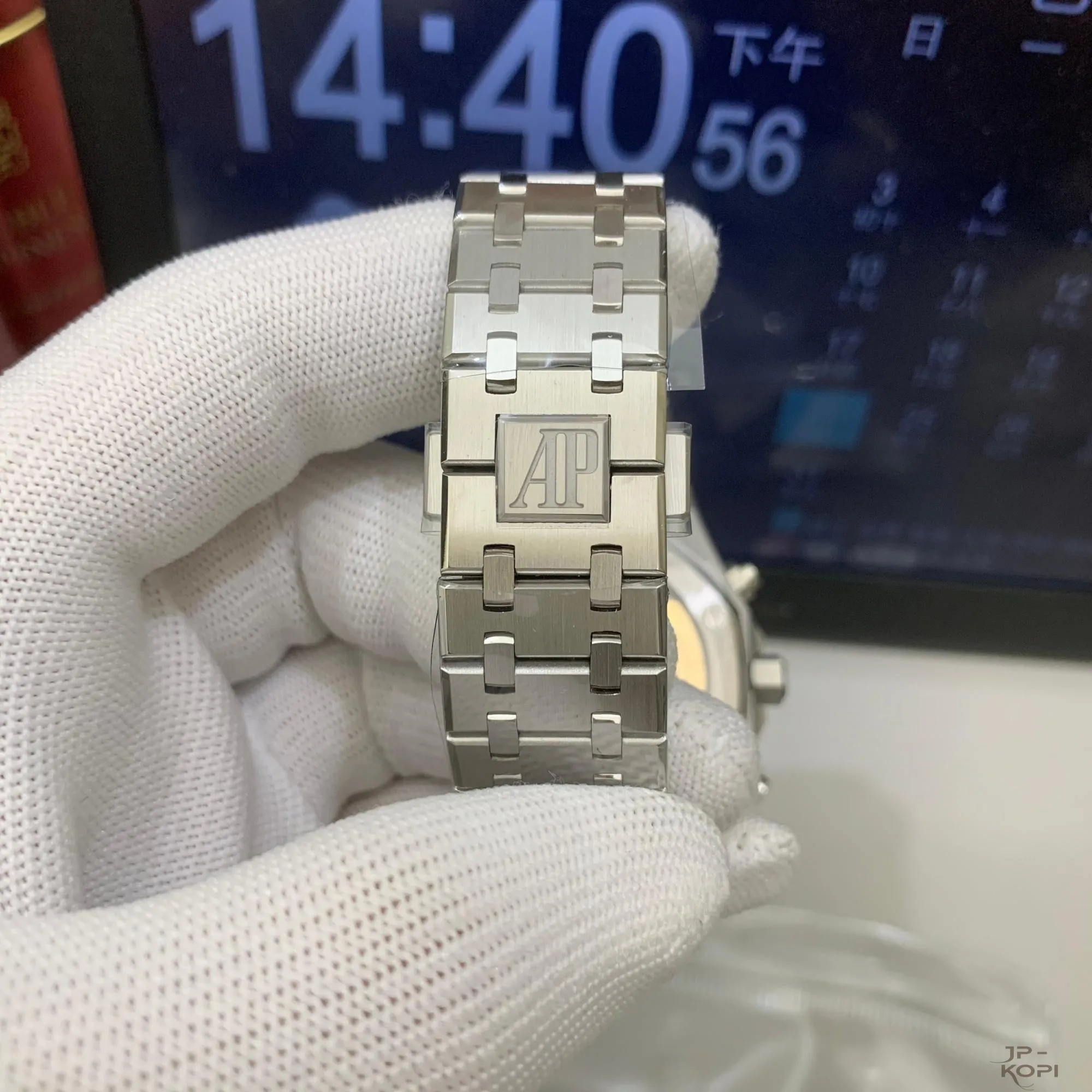 オーデマ・ピゲ ロイヤル オーク クロノグラフ 26240|ブラックダイアル 41mm 【APS工場製高品質腕時計】 - 画像 (11)