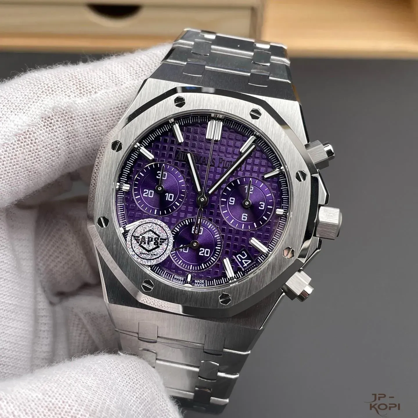 オーデマ・ピゲ ロイヤル オーク クロノグラフ 26240BC.OO.1320BC.01|パープルダイアル 41mm【APS工場製 高品質コピー腕時計】 - 画像 (3)