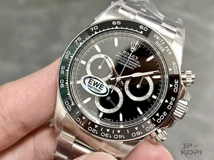 ロレックス デイトナ 126500LN-0002 ブラック Cal.4131【EWE工場出品】 - 画像 (3)