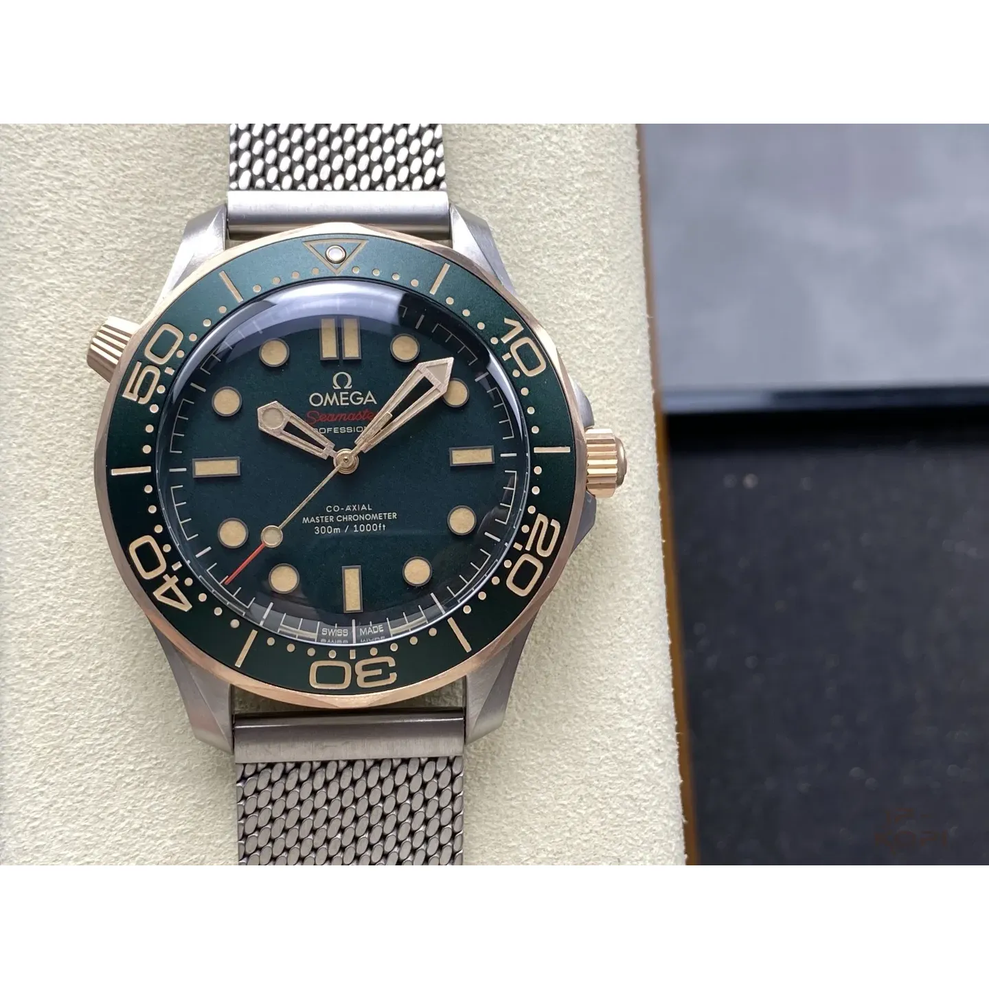 オメガ シーマスター ダイバー 300M 007エディション|メンズ ブラックダイヤル×グリーンベゼル【VS工場製】
