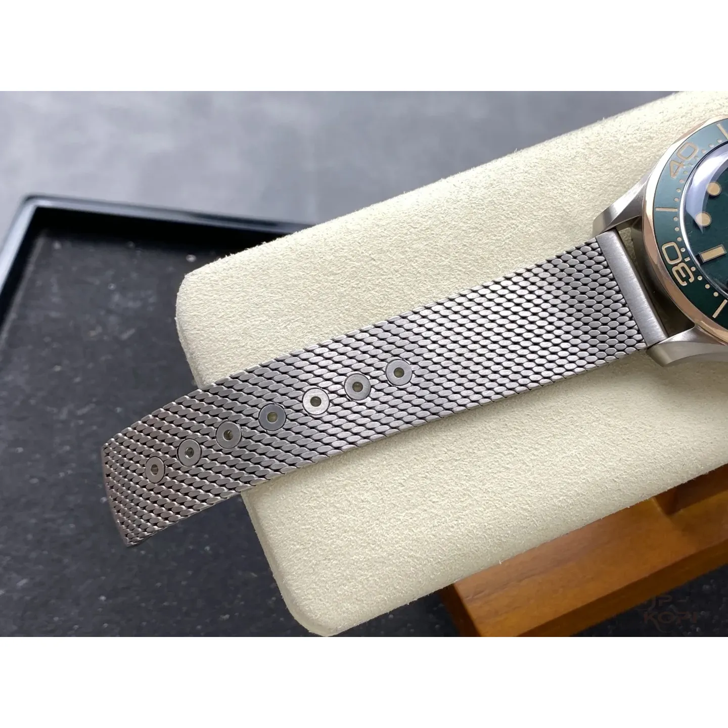 オメガ シーマスター ダイバー 300M 007エディション|メンズ グリーンダイヤル×グリーンベゼル V4【VS工場製】 - 画像 (6)