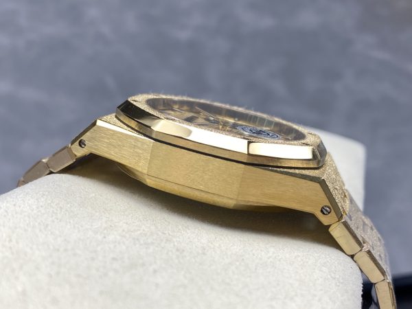 オーデマ・ピゲ ロイヤル オーク フロステッド ゴールド 26240BA.GG.1324BA.01 Cal.4401【APS工場出品】 - 画像 (7)