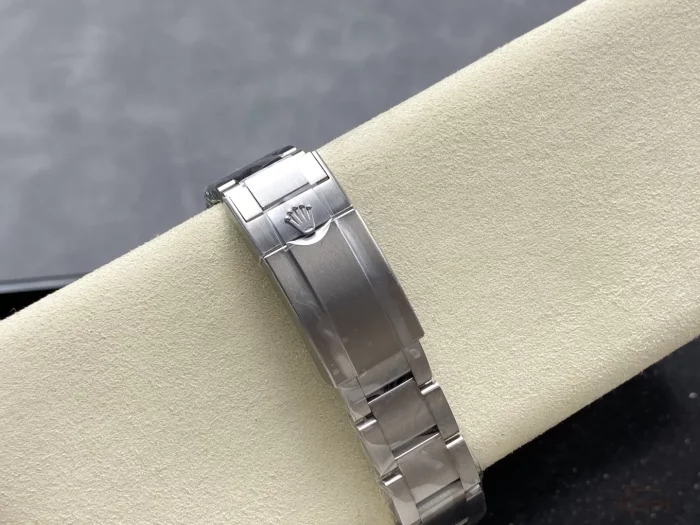 ロレックス ヨットマスター 42 226627｜ブラックダイアル＆チタン 42MM 【EWE製】 - 画像 (9)