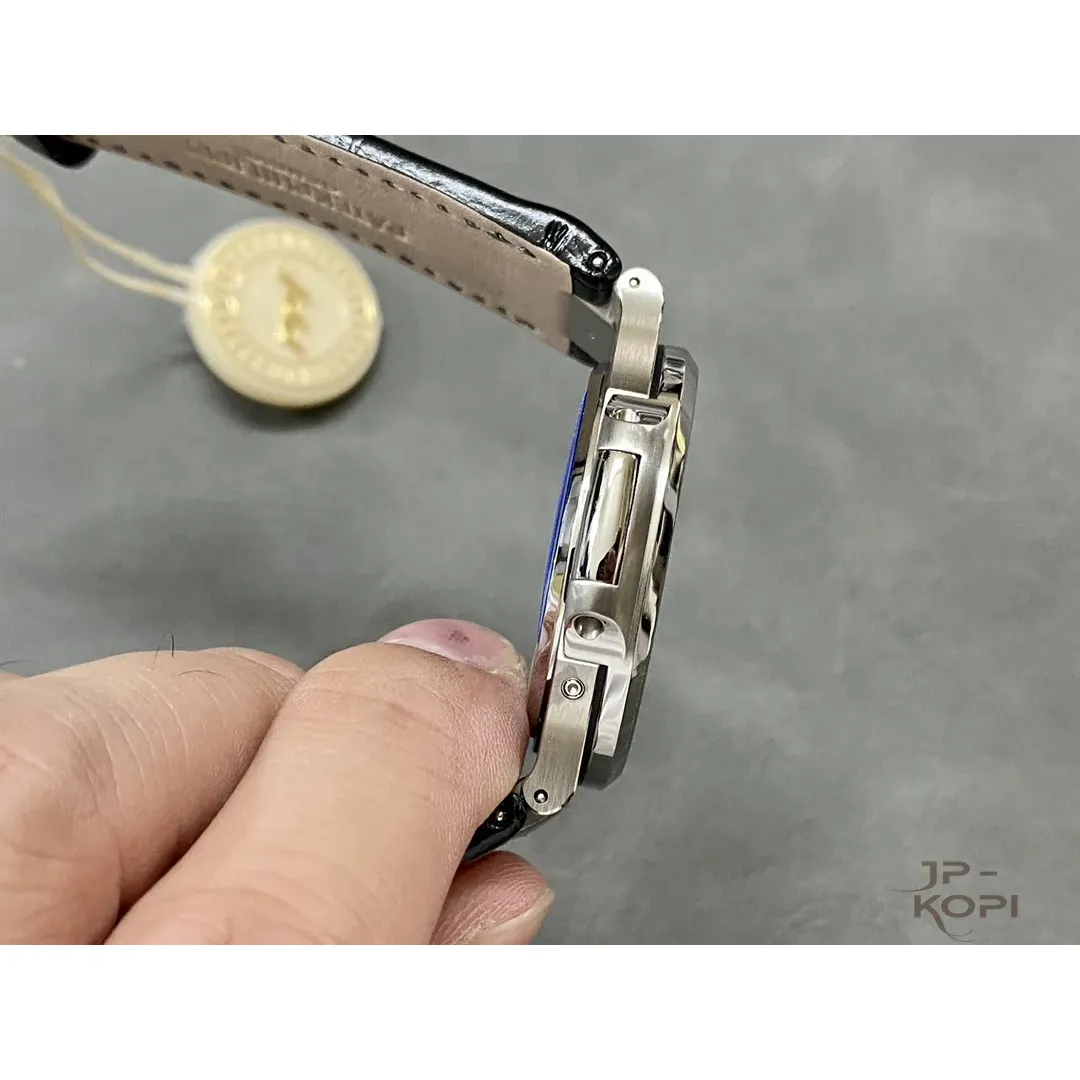 パテック・フィリップ ノーチラス 5712G-001|グレー文字盤×WGメッキケース Cal.240搭載【PPF工場製 高品質コピー腕時計】 - 画像 (6)