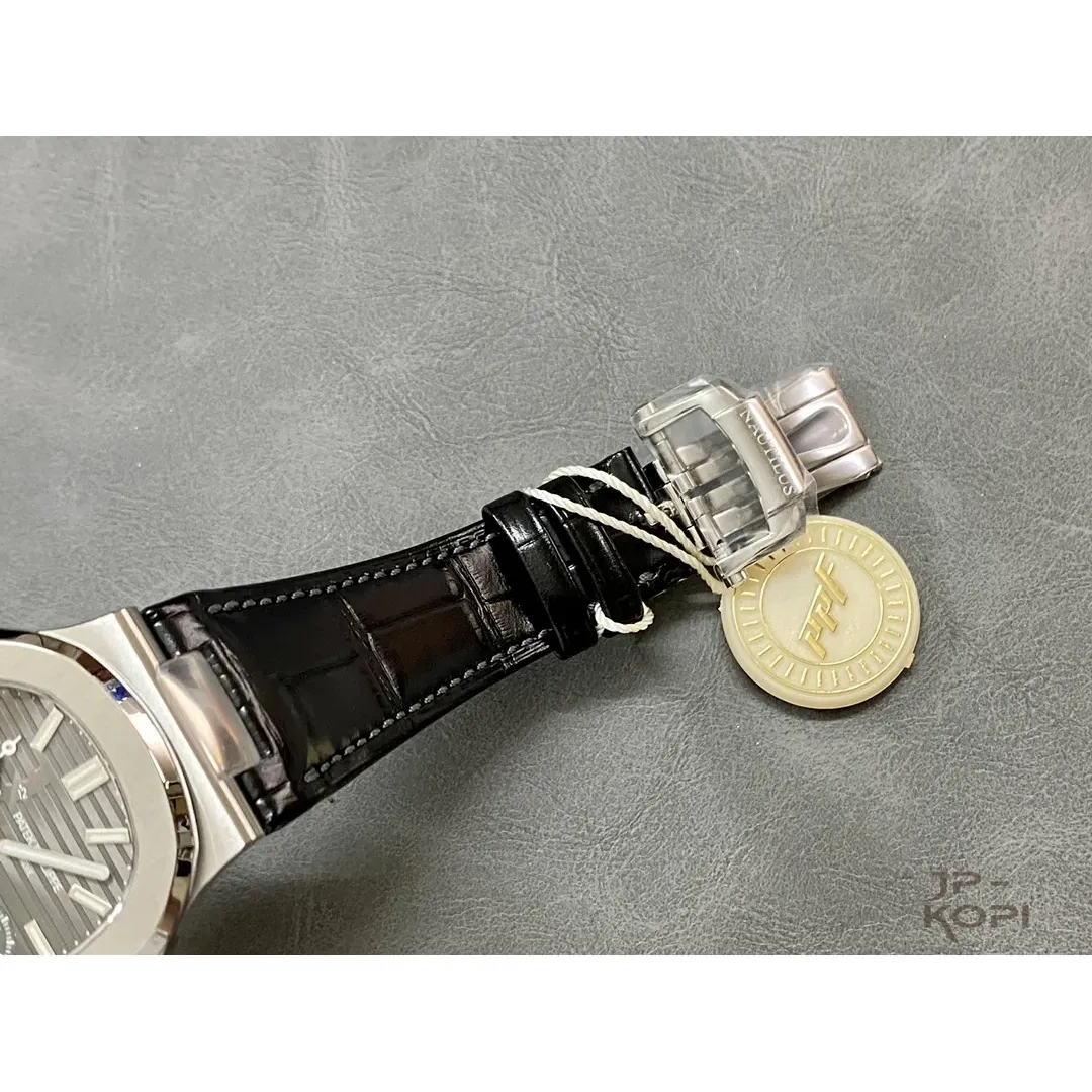 パテック・フィリップ ノーチラス 5712G-001|グレー文字盤×WGメッキケース Cal.240搭載【PPF工場製 高品質コピー腕時計】 - 画像 (9)