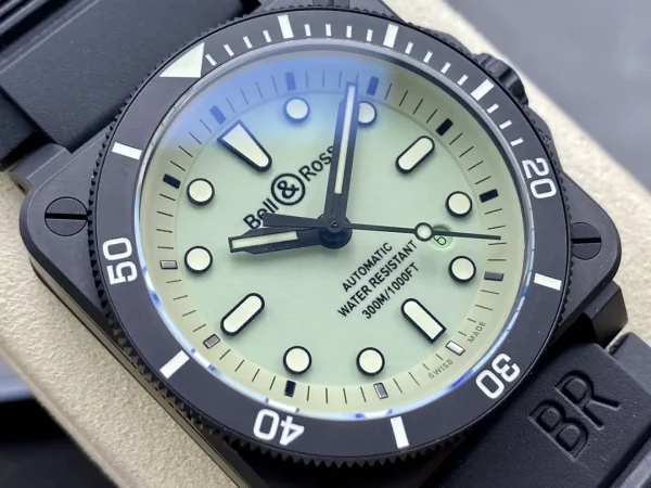 ベル＆ロス BR0392-D-C5-CE/SRB｜フルルム夜光グリーンダイヤル 42mm【BR工場製】 - 画像 (3)