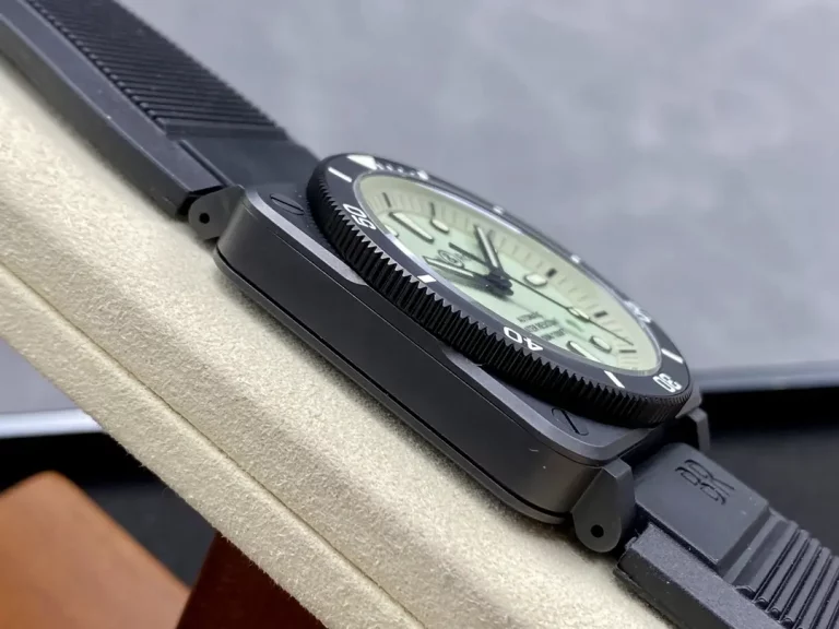 ベル＆ロス BR0392-D-C5-CE/SRB｜フルルム夜光グリーンダイヤル 42mm【BR工場製】 - 画像 (5)
