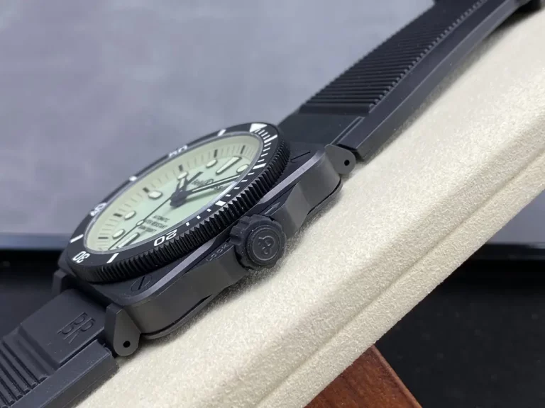 ベル＆ロス BR0392-D-C5-CE/SRB｜フルルム夜光グリーンダイヤル 42mm【BR工場製】 - 画像 (4)