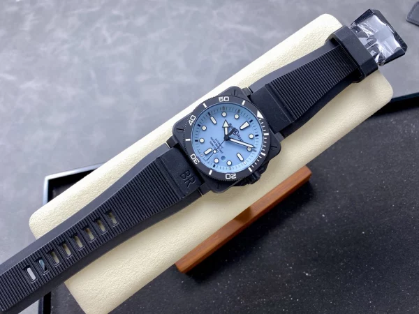 ベル＆ロス BR03A-D-LM-CE/SRB｜フルルム夜光ペールブルーダイヤル 42mm【BR工場製】 - 画像 (9)