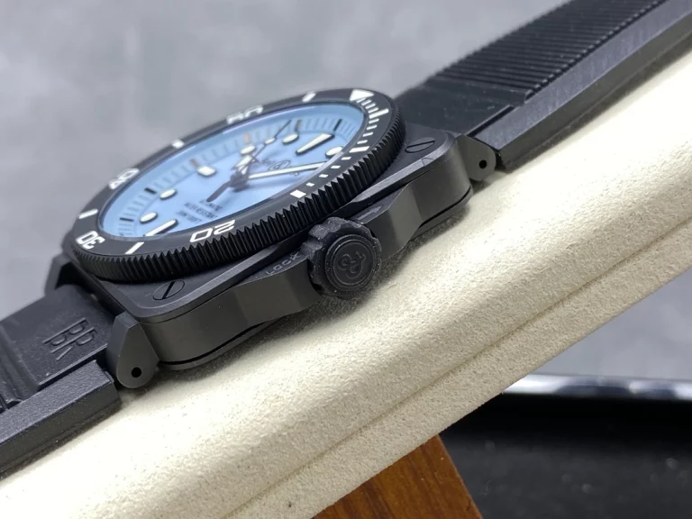 ベル＆ロス BR03A-D-LM-CE/SRB｜フルルム夜光ペールブルーダイヤル 42mm【BR工場製】 - 画像 (4)