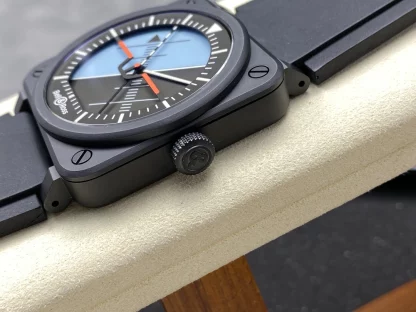 ベル＆ロス BR03A-HRZ-CE/SRB｜ホライズン ブルー×ブラックダイヤル 42mm【BR工場製】 - 画像 (4)