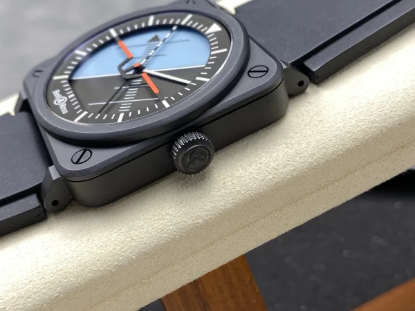 ベル＆ロス BR03A-HRZ-CE/SRB｜ホライズン ブルー×ブラックダイヤル 42mm【BR工場製】 - 画像 (4)