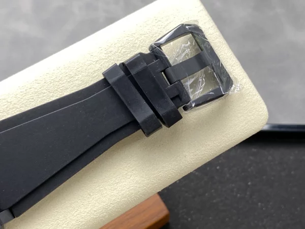 ベル＆ロス BR03A-HRZ-CE/SRB｜ホライズン ブルー×ブラックダイヤル 42mm【BR工場製】 - 画像 (7)