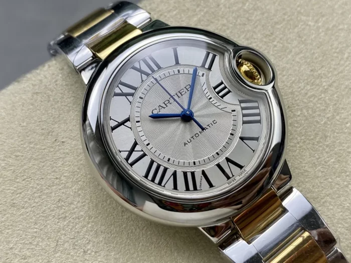 カルティエ バロンブルー W2BB0012｜レディース 33mm シルバー文字盤 ステンレス×YGメッキブレス【3K製】 - 画像 (2)