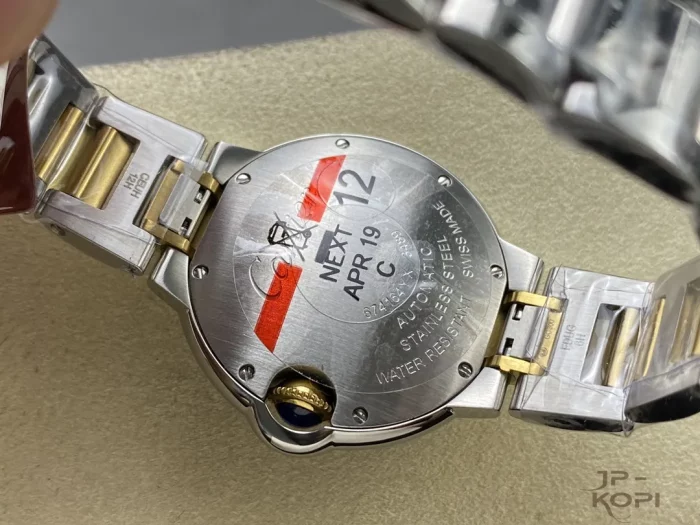 カルティエ バロンブルー W2BB0012｜レディース 33mm シルバー文字盤 ステンレス×YGメッキブレス【3K製】 - 画像 (8)