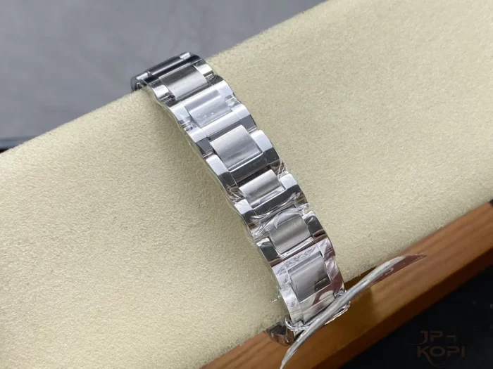 カルティエ バロンブルー W4BB0021｜レディース 33mm シルバー文字盤 ダイヤモンド11石 ステンレスブレス【3K製】 - 画像 (9)