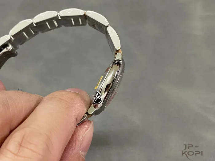 カルティエ バロンブルー W69007Z3｜28mm レディース クオーツ シルバー文字盤×ステンレス×ローズゴールドメッキ【AF工場製】 - 画像 (5)
