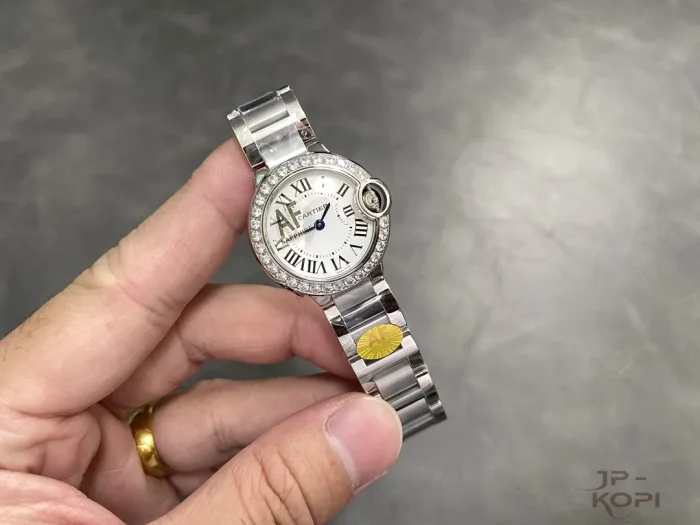 カルティエ バロンブルー WE9003Z3｜28mm レディース クオーツ ダイヤベゼル×シルバー文字盤【AF工場製】 - 画像 (4)