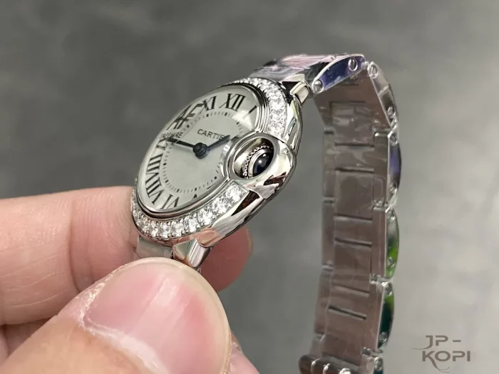 カルティエ バロンブルー WE9003Z3｜28mm レディース クオーツ ダイヤベゼル×シルバー文字盤【AF工場製】 - 画像 (6)