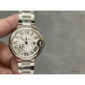 カルティエ バロンブルー WSBB0033｜33mmサイズのレディースクオーツ腕時計。上品なピンクローマ文字盤とスチールケースが魅力。AF工場製の高品質モデルで、日常使いにも最適。