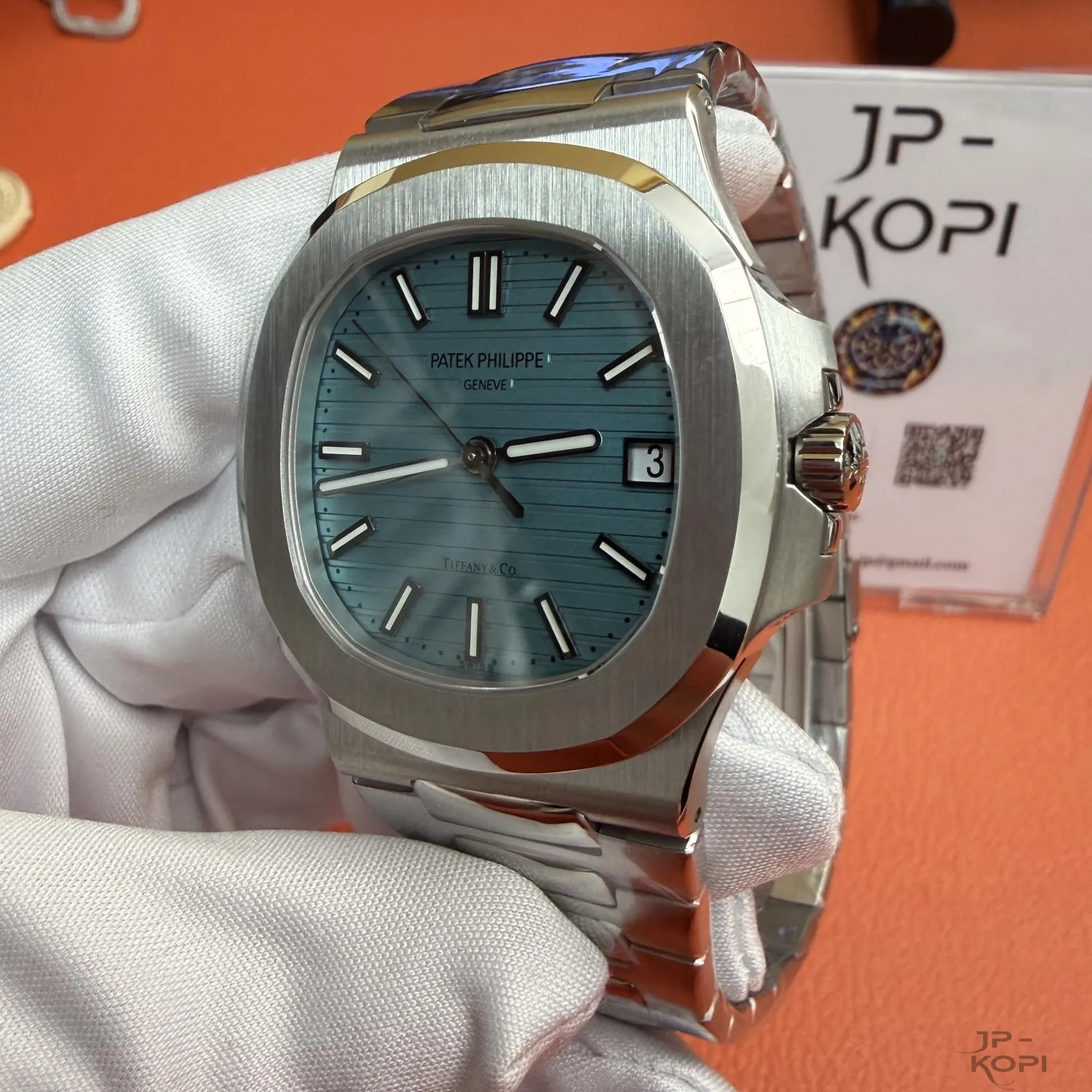 パテック・フィリップ × ティファニー ノーチラス 5711/1A-018|SW製純正代用ターコイズ文字盤【BBF工場製】 - 画像 (4)