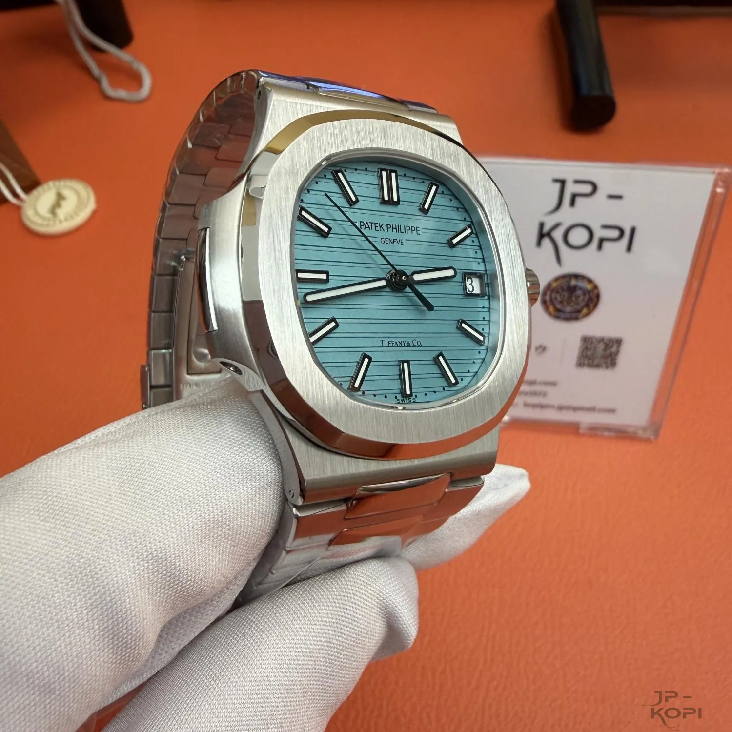 パテック・フィリップ × ティファニー ノーチラス 5711/1A-018|SW製純正代用ターコイズ文字盤【BBF工場製】 - 画像 (3)