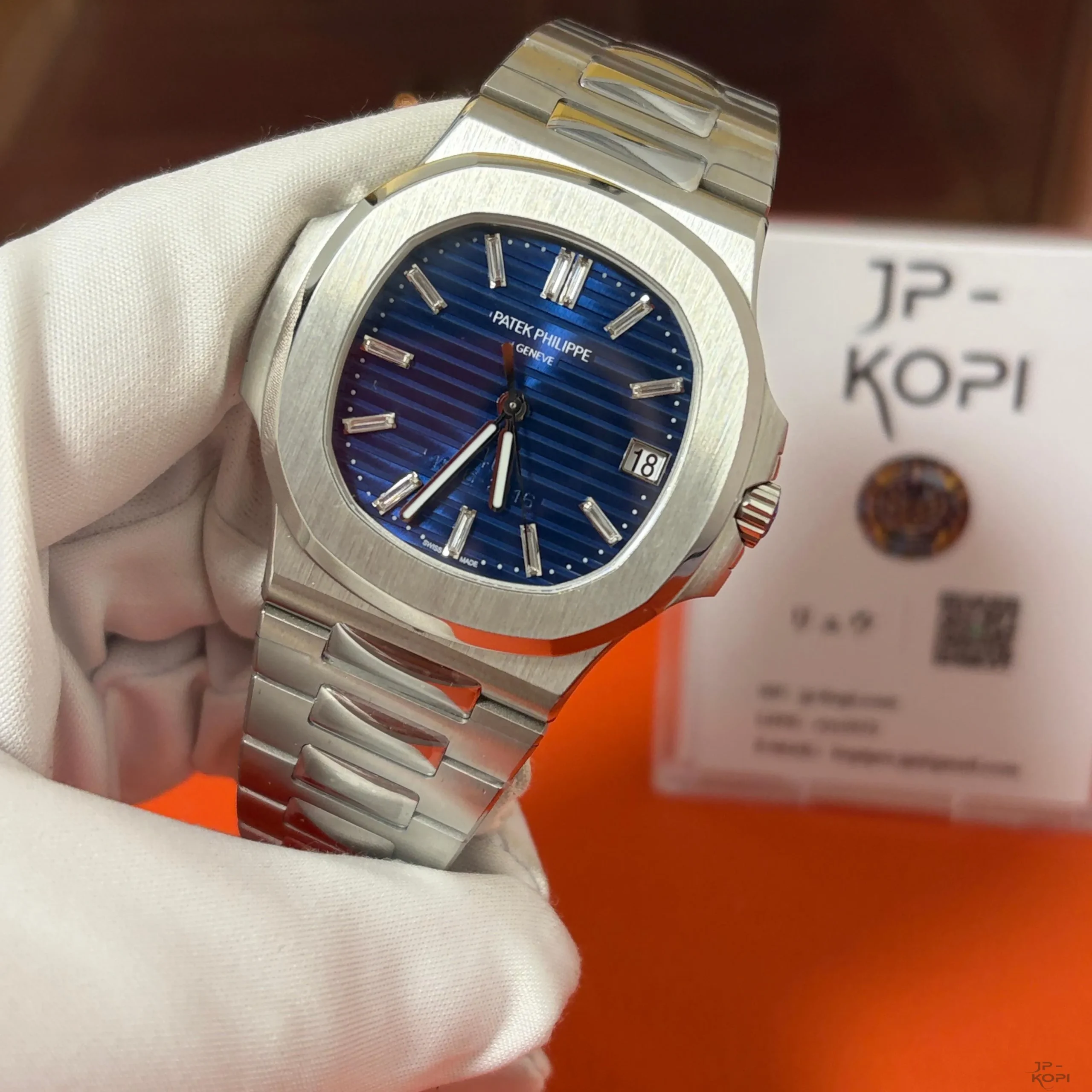 パテック・フィリップ ノーチラス 5711/1P 40周年記念限定|SW製純正代用ブルー文字盤 40mm【BBF工場製】 - 画像 (4)
