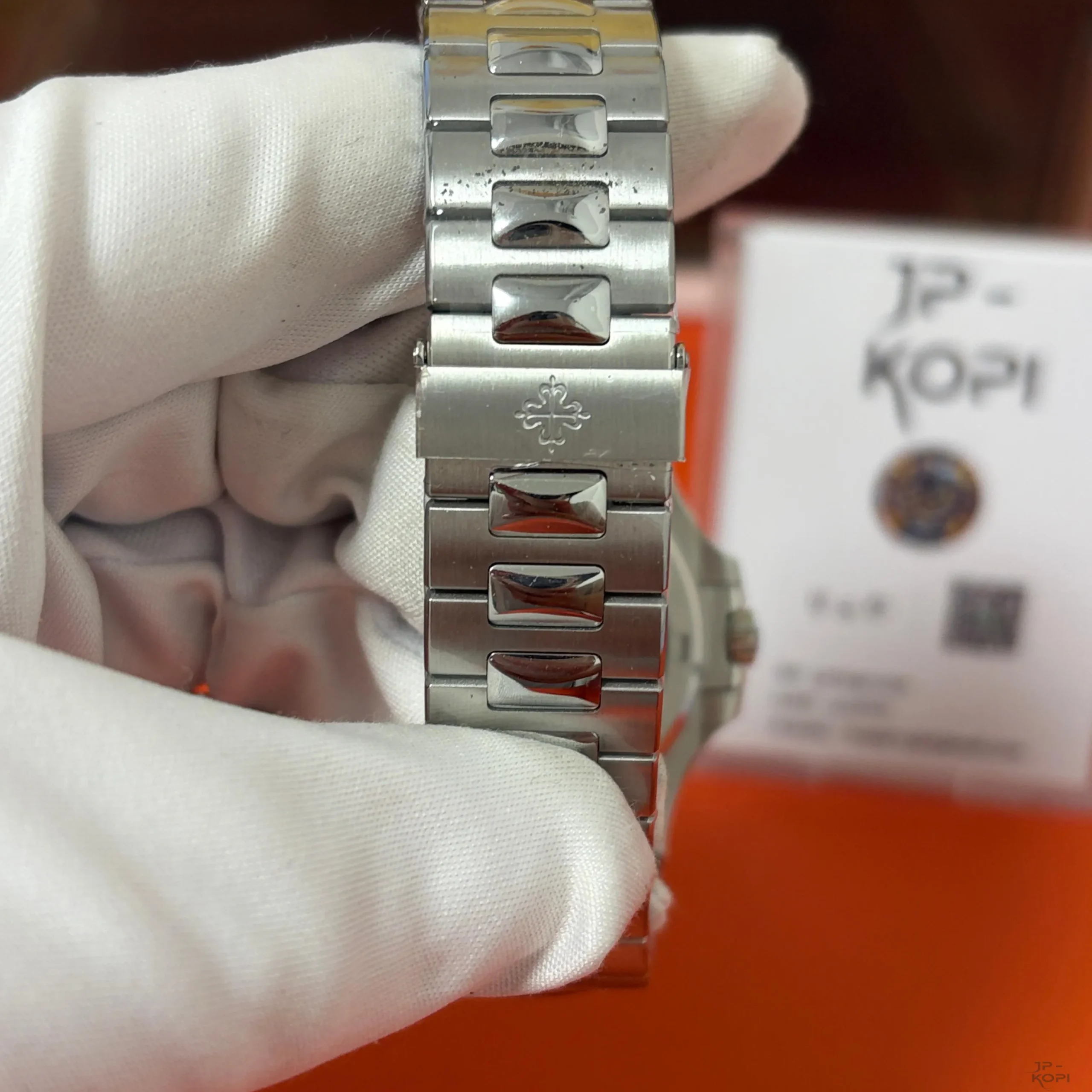 パテック・フィリップ ノーチラス 5711/1P 40周年記念限定|SW製純正代用ブルー文字盤 40mm【BBF工場製】 - 画像 (8)
