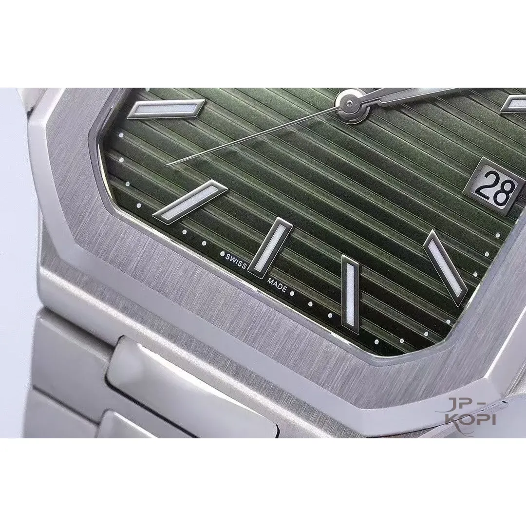 パテック・フィリップ ノーチラス 5821/1A-001|メンズ グリーン文字盤×ステンレスブレス 【PPF工場製】 - 画像 (5)
