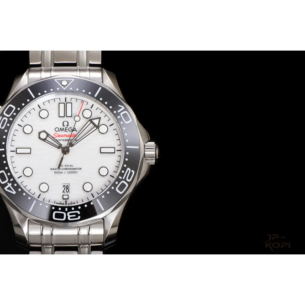 オメガ シーマスター 300 42MM|ホワイト文字盤×904Lステンレスブレス 丹東Cal.8800 V4【VS工場製 高品質コピー時計】 - 画像 (5)