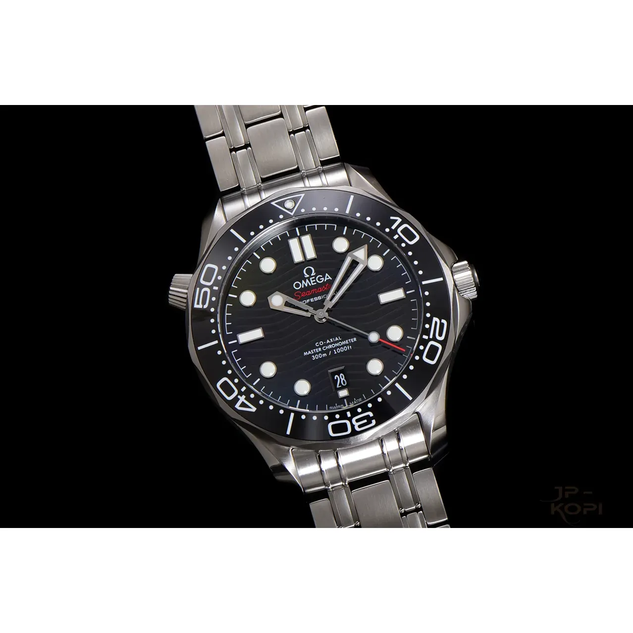オメガ シーマスター 300 210.30.42.20.01.001|ブラック文字盤×904Lステンレスブレス 丹東Cal.8800 V4【VS工場製 高品質コピー腕時計】 - 画像 (3)