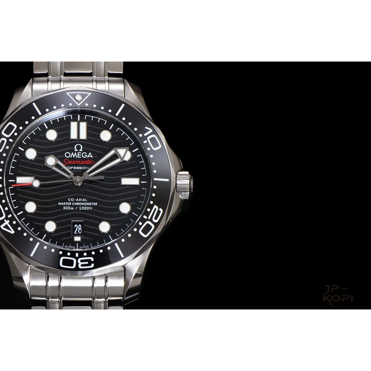 オメガ シーマスター 300 210.30.42.20.01.001|ブラック文字盤×904Lステンレスブレス 丹東Cal.8800 V4【VS工場製 高品質コピー腕時計】 - 画像 (5)