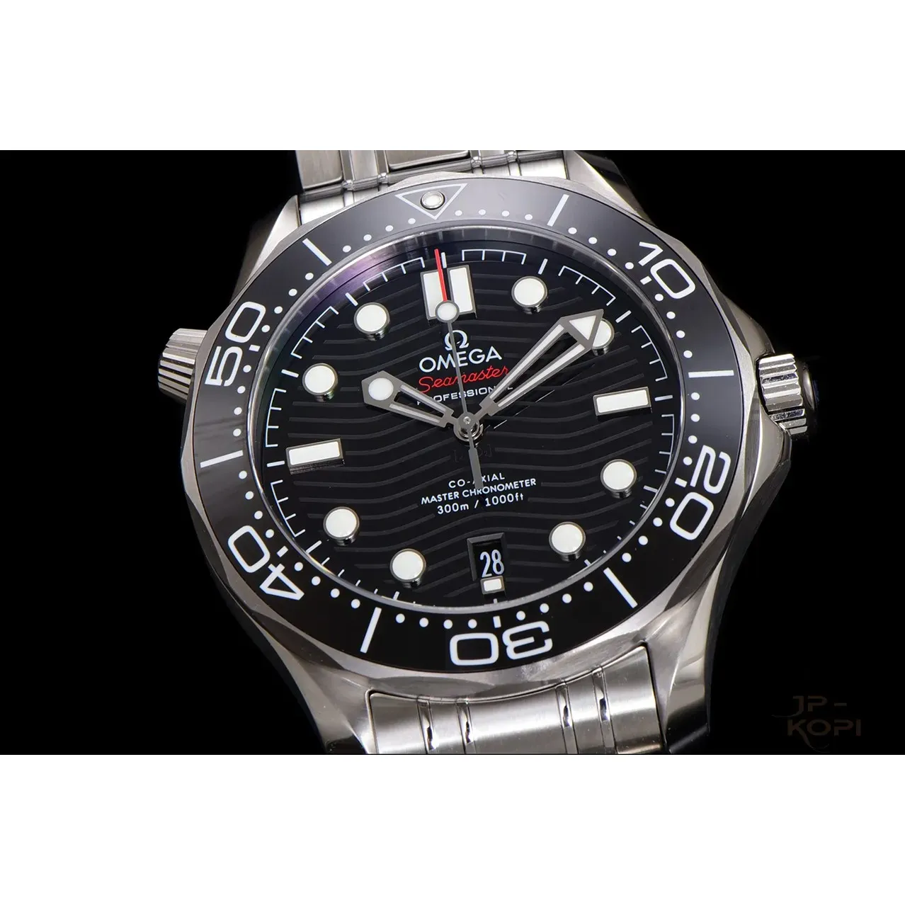 オメガ シーマスター 300 210.30.42.20.01.001|ブラック文字盤×904Lステンレスブレス 丹東Cal.8800 V4【VS工場製 高品質コピー腕時計】 - 画像 (6)