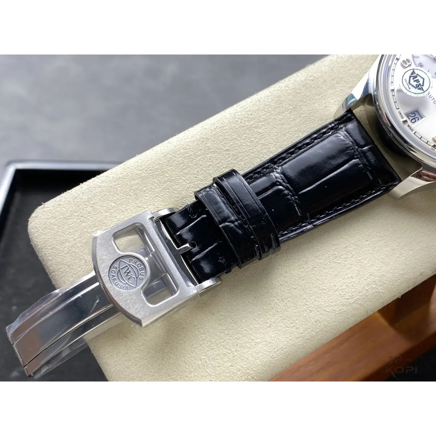 IWC ポルトギーゼ IW501701|ホワイト文字盤 ゴールドインデックス×レザー 42.4mm【APS工場製】 - 画像 (9)