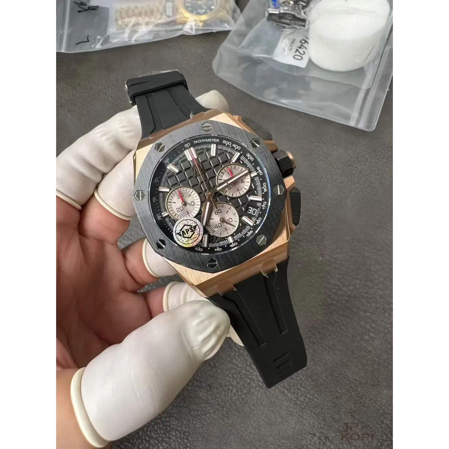 オーデマ・ピゲ ロイヤルオークオフショア 26420RO|ブラック文字盤 ローズゴールド×ラバー 43mm【APS工場製】 - 画像 (3)