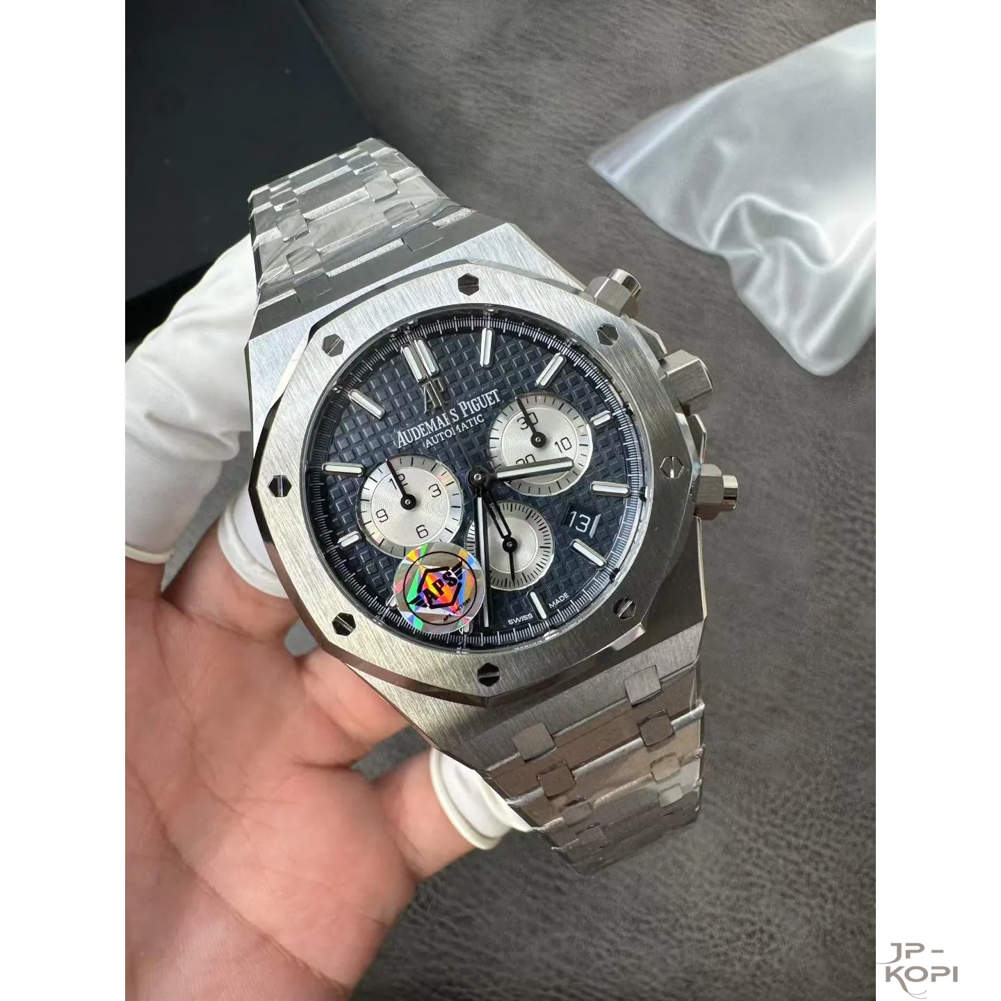 オーデマ・ピゲ ロイヤル オーク クロノグラフ 26331ST.OO.1220ST.01|ブルーダイアル 41mm ステンレス【APS工場製 高品質コピー腕時計】 - 画像 (2)