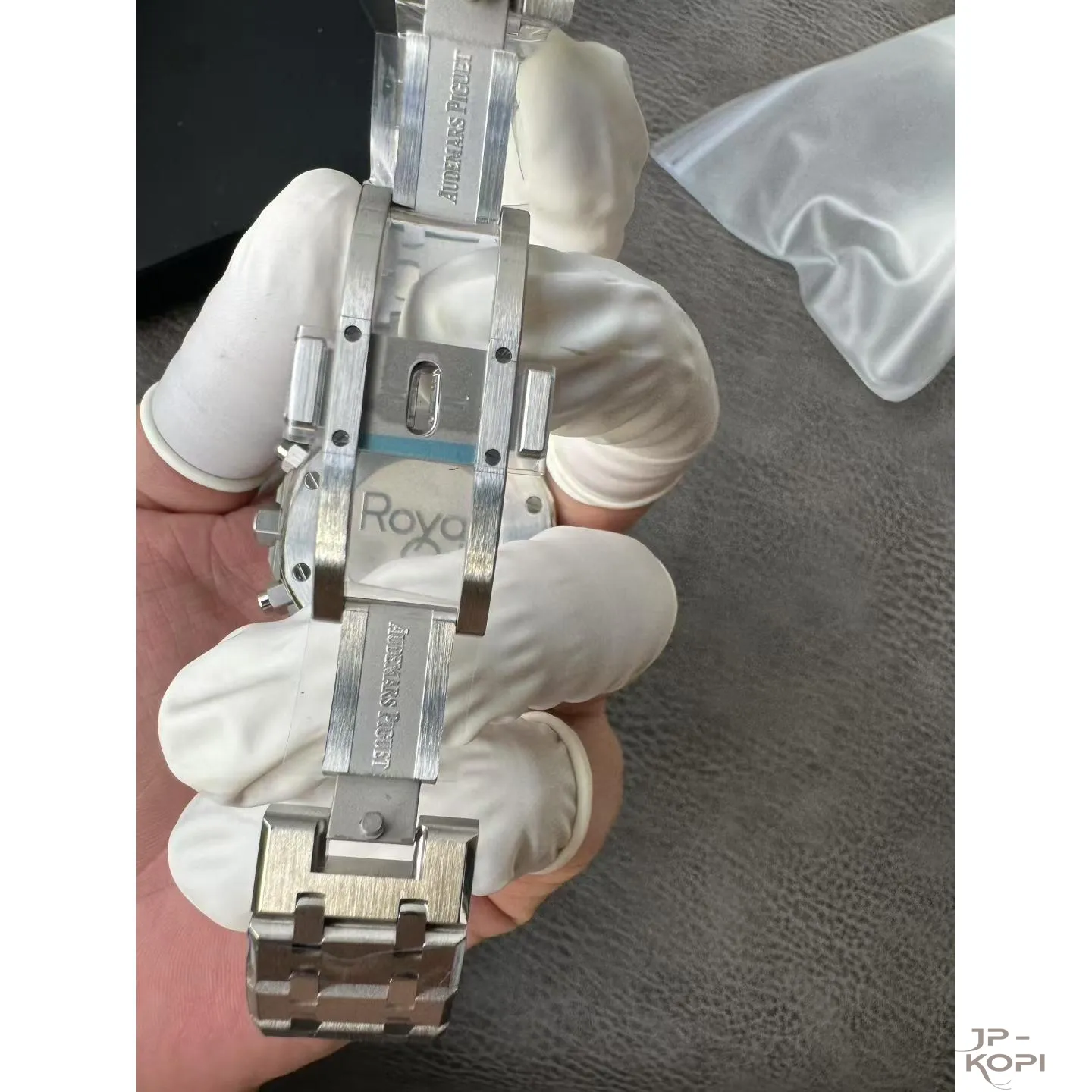 オーデマ・ピゲ ロイヤル オーク クロノグラフ 26331ST.OO.1220ST.01|ブルーダイアル 41mm ステンレス【APS工場製 高品質コピー腕時計】 - 画像 (7)