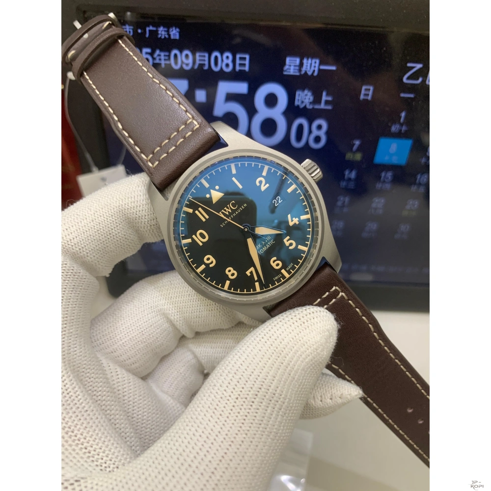 IWC パイロットウォッチ マークXVIII ヘリテージ IW327006|チタニウム 40mm【V7工場製 高品質コピー腕時計】 - 画像 (3)