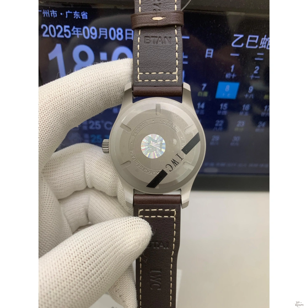 IWC パイロットウォッチ マークXVIII ヘリテージ IW327006|チタニウム 40mm【V7工場製 高品質コピー腕時計】 - 画像 (9)