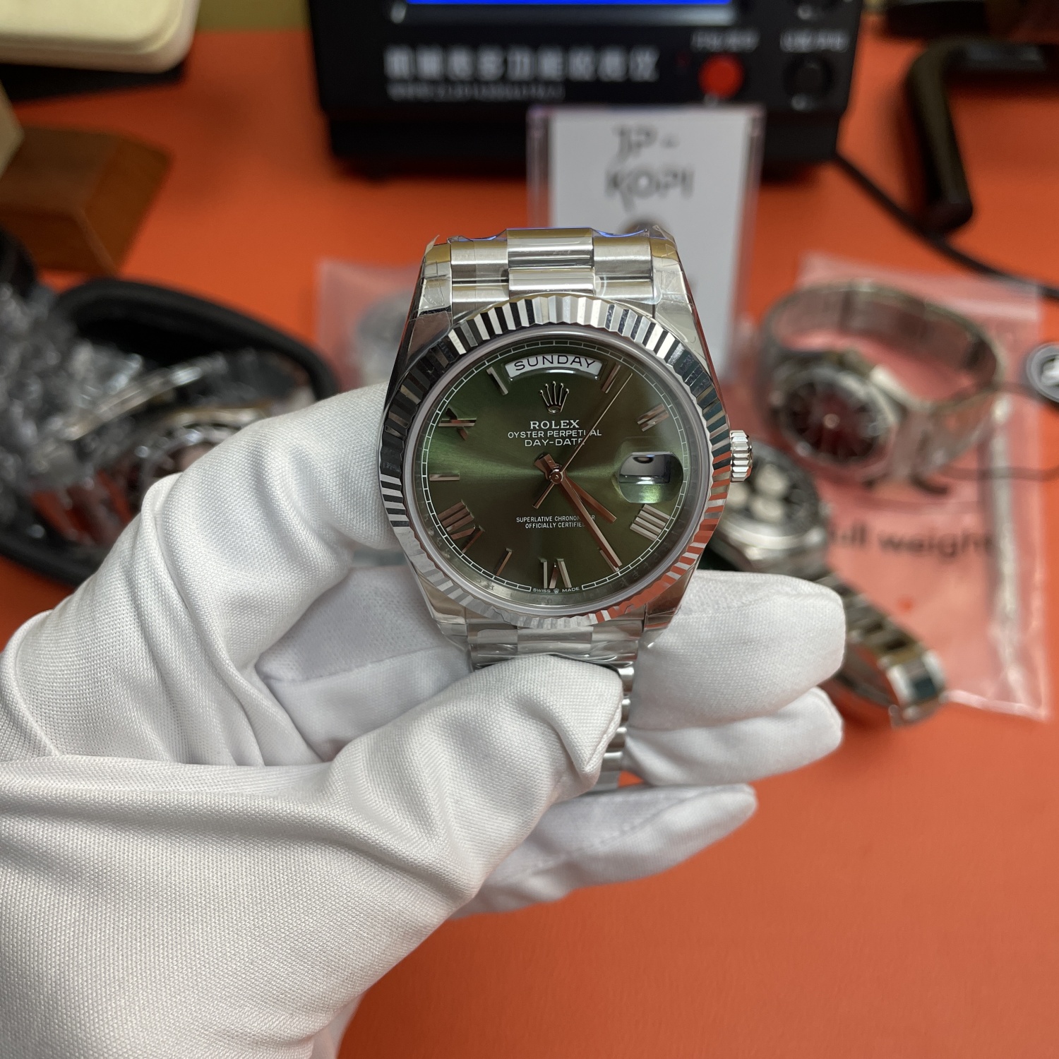 ロレックス デイデイト 40mm M228236-0008|オリーブグリーン 上海Cal.3255 加重版【RC工場製 高品質コピー腕時計】 - 画像 (4)