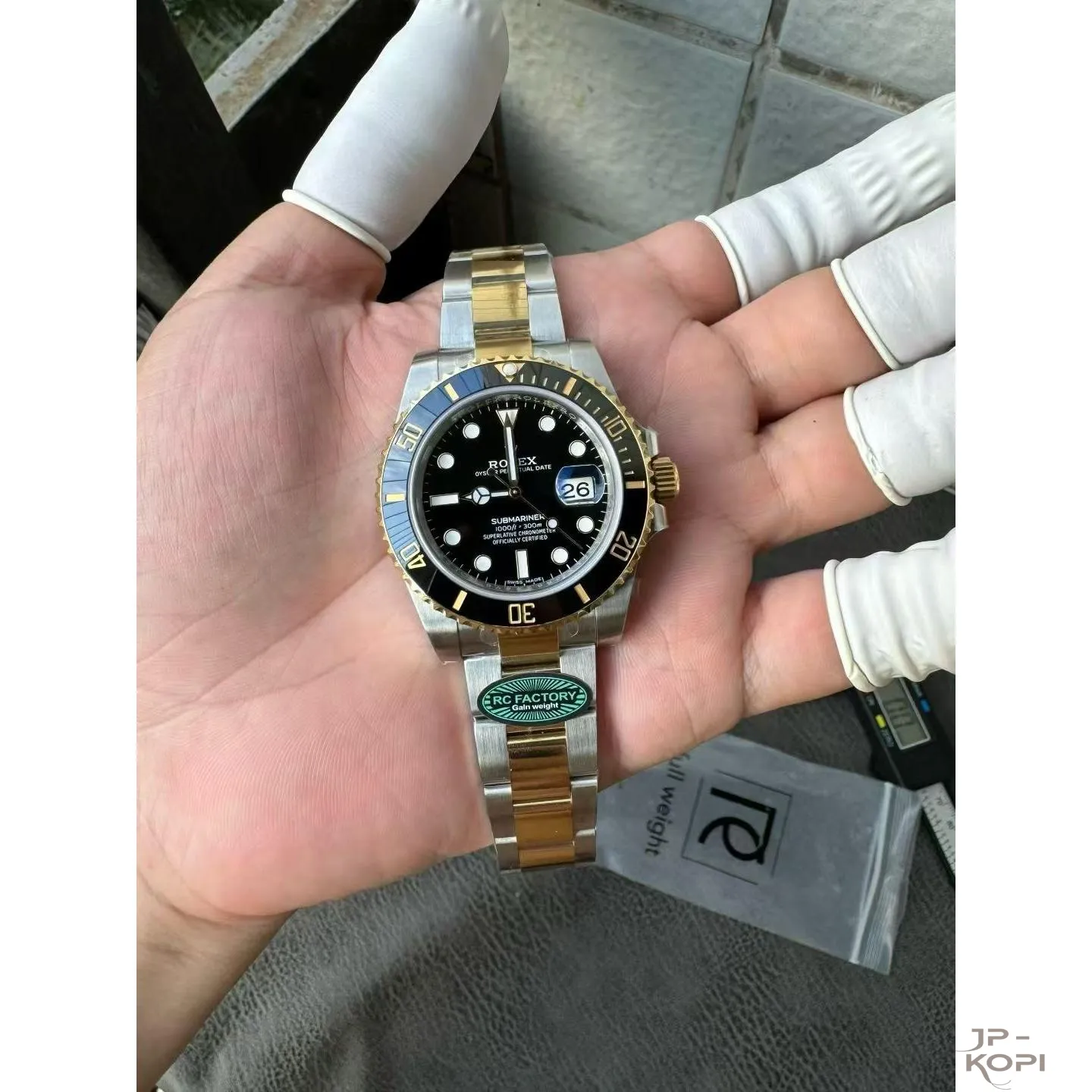 ロレックス サブマリーナーデイト 116613LN|ブラック 40mm 上海Cal.3135 加重版【RC工場製 高品質コピー腕時計】 - 画像 (5)