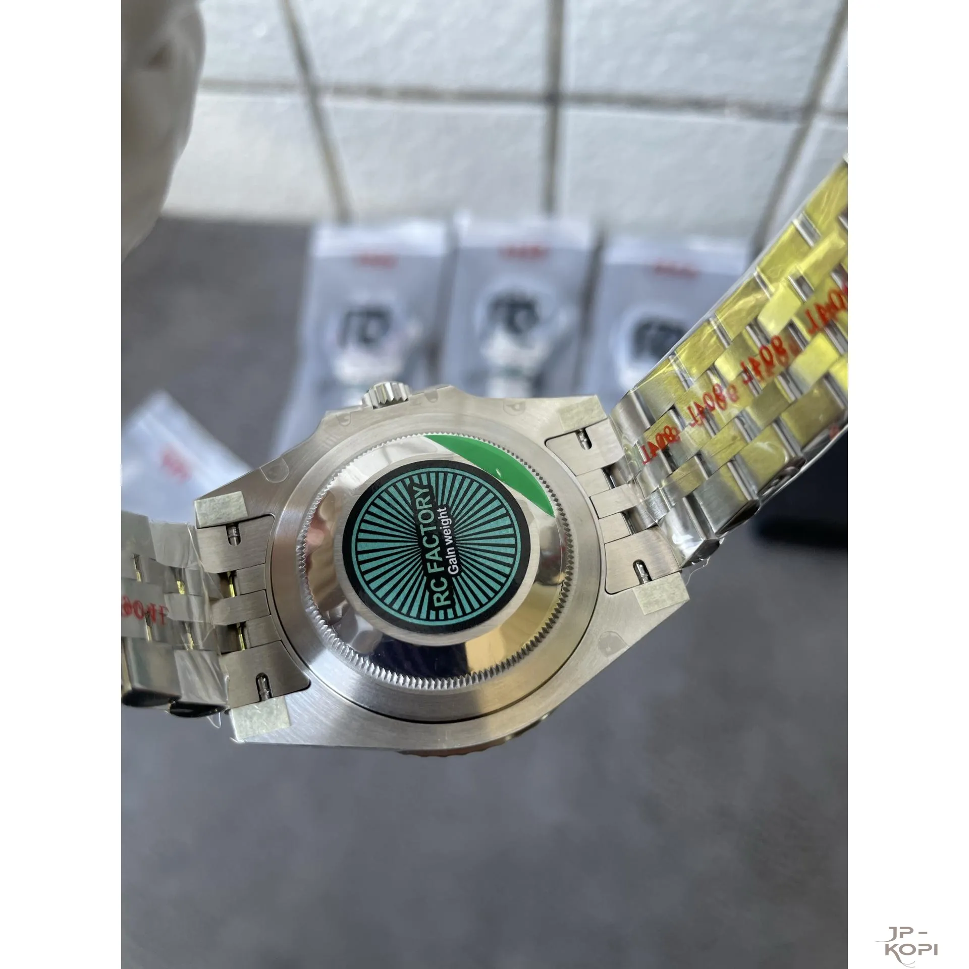 ロレックス GMTマスター II M126720VTNR-0002|グリーン×ブラック 40MM 上海Cal.3285【RC工場製 高品質コピー腕時計】 - 画像 (9)