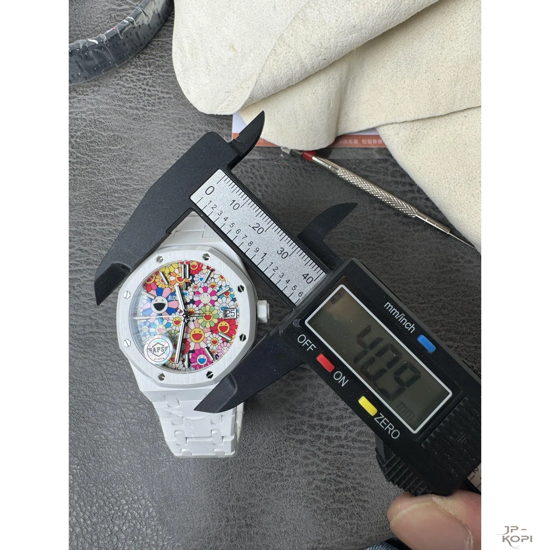 オーデマ・ピゲ ロイヤルオーク 15500 | スマイルフラワーダイアル ホワイトセラミック 41mm 【APS工場出品】 - 画像 (9)