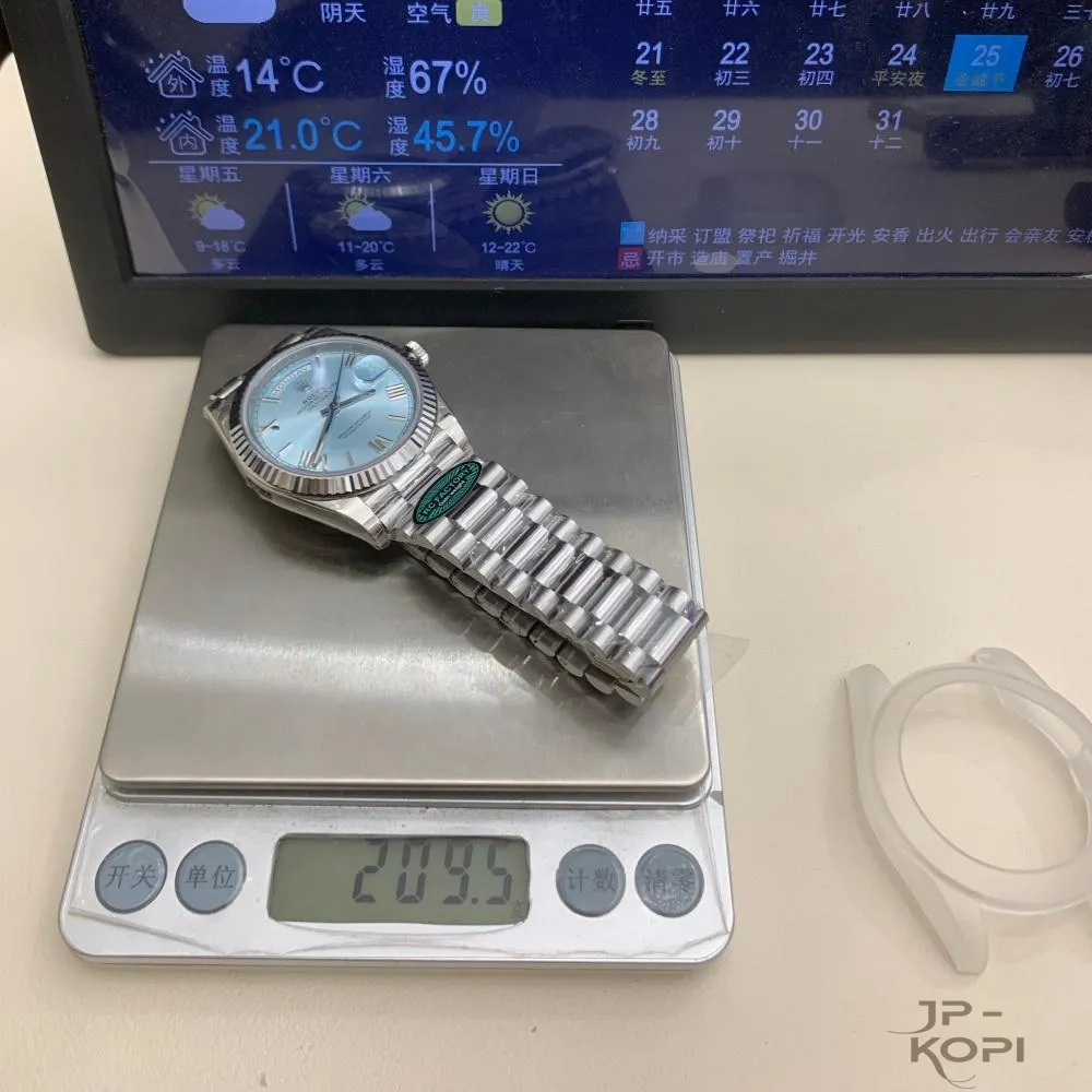 ロレックス デイデイト 40mm 228236-0012|アイスブルー(ローマ数字) 上海Cal.3255【RC工場製 高品質コピー腕時計】 - 画像 (12)
