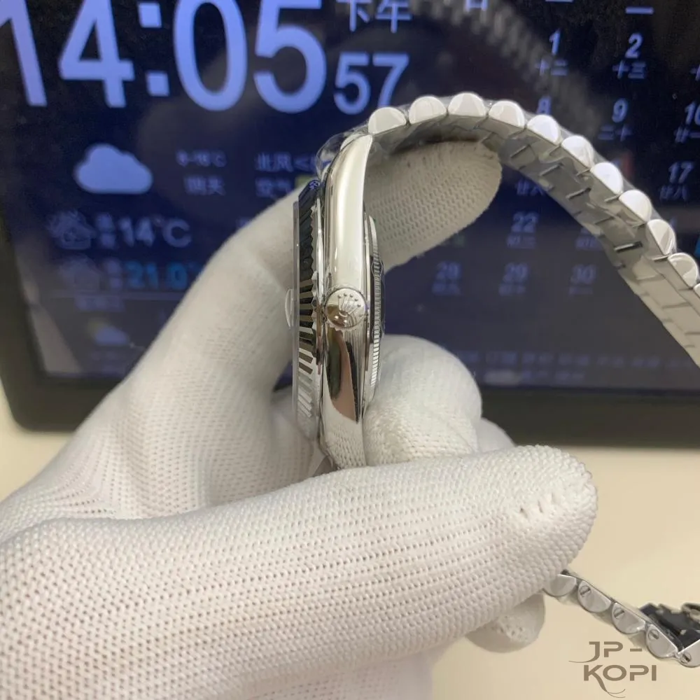 ロレックス デイデイト 40mm 228236-0012|アイスブルー(ローマ数字) 上海Cal.3255【RC工場製 高品質コピー腕時計】 - 画像 (6)