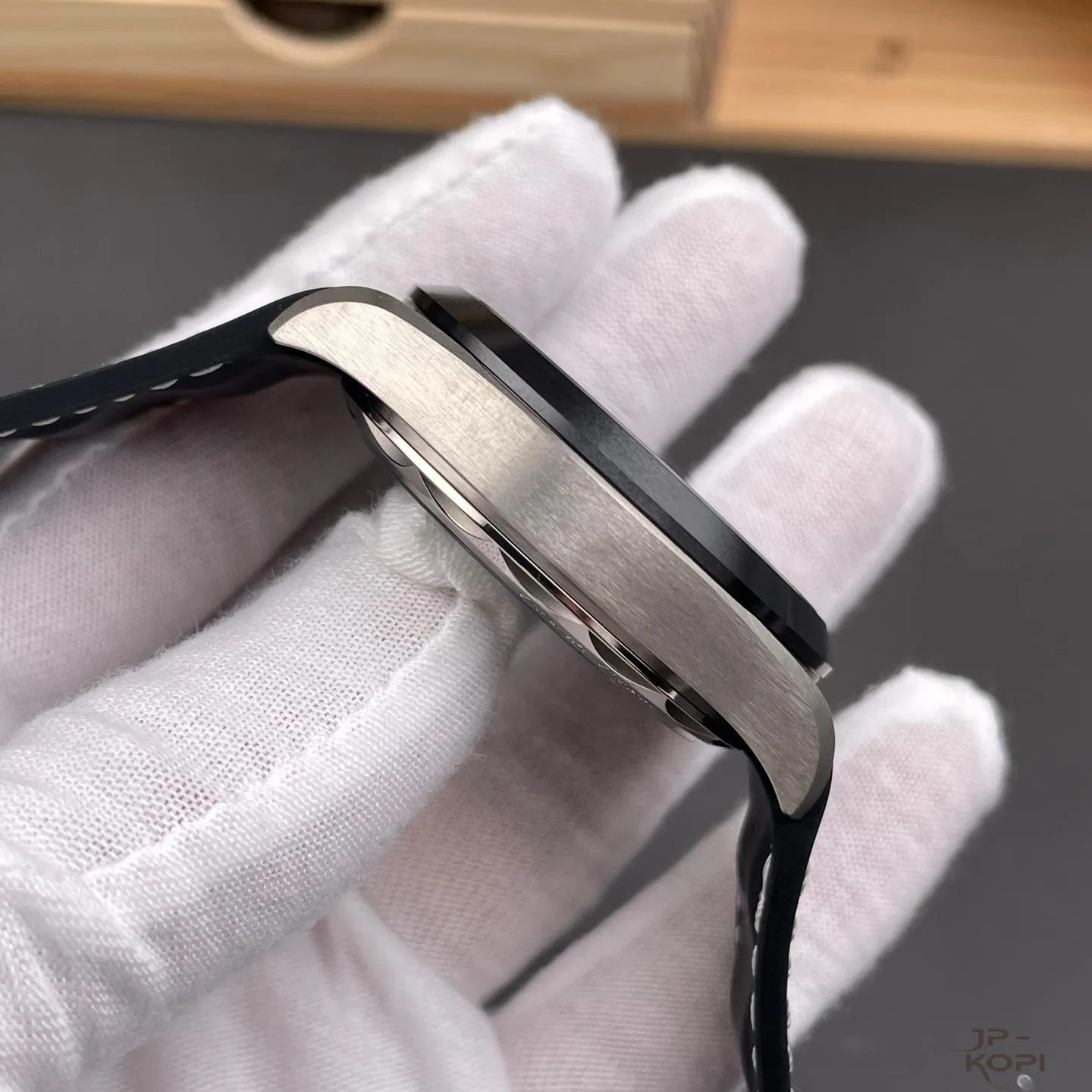 オメガ シーマスター アクアテラ GMT ワールドタイマー 220.92.43.22.99.001|グレー 43mm【VS工場出品】 - 画像 (5)